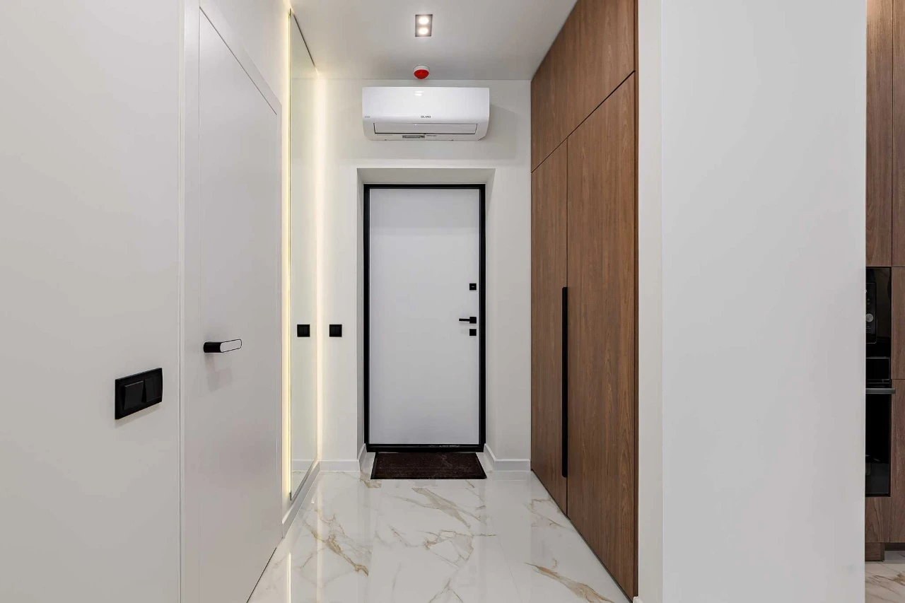 Sale of apartment for investment with turnkey renovation on st.