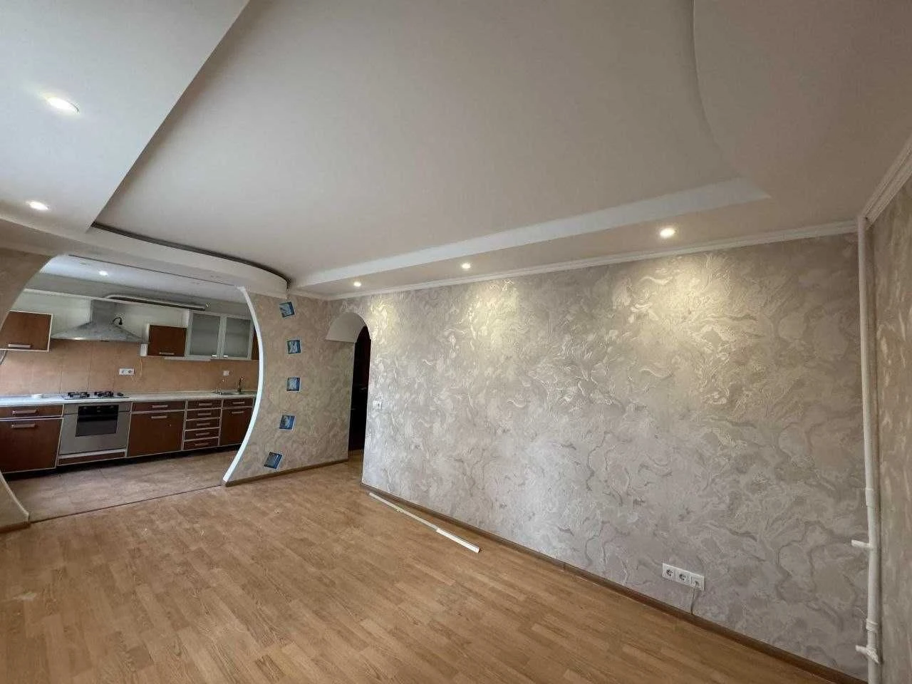 Apartment for sale in Vuzovsky. Spacious kitchen-living room + 2 bedrooms