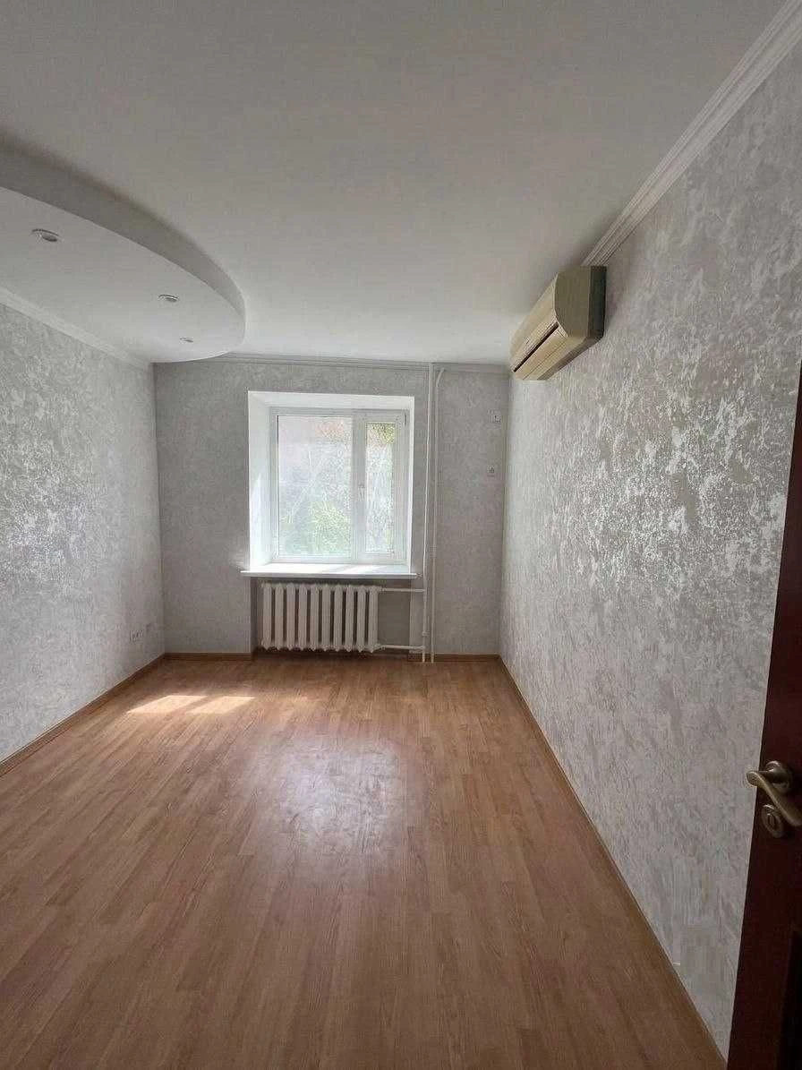 Apartment for sale in Vuzovsky. Spacious kitchen-living room + 2 bedrooms