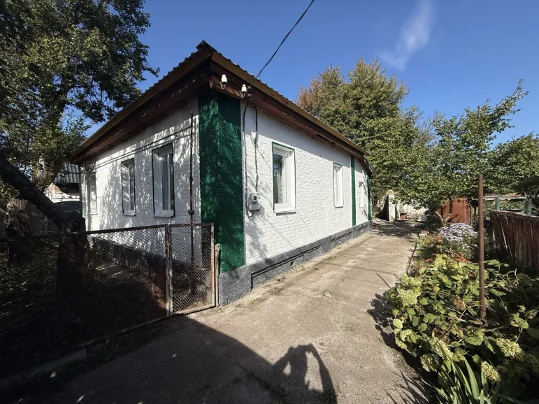 Продам будинок по вулиці Спортивна