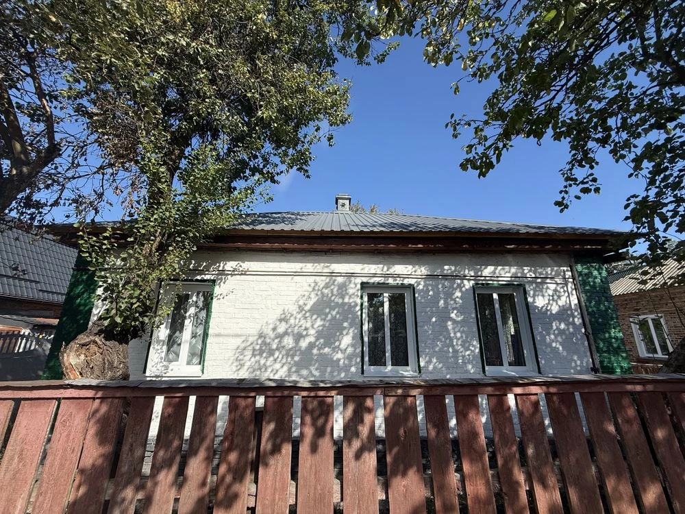 Продам будинок по вулиці Спортивна