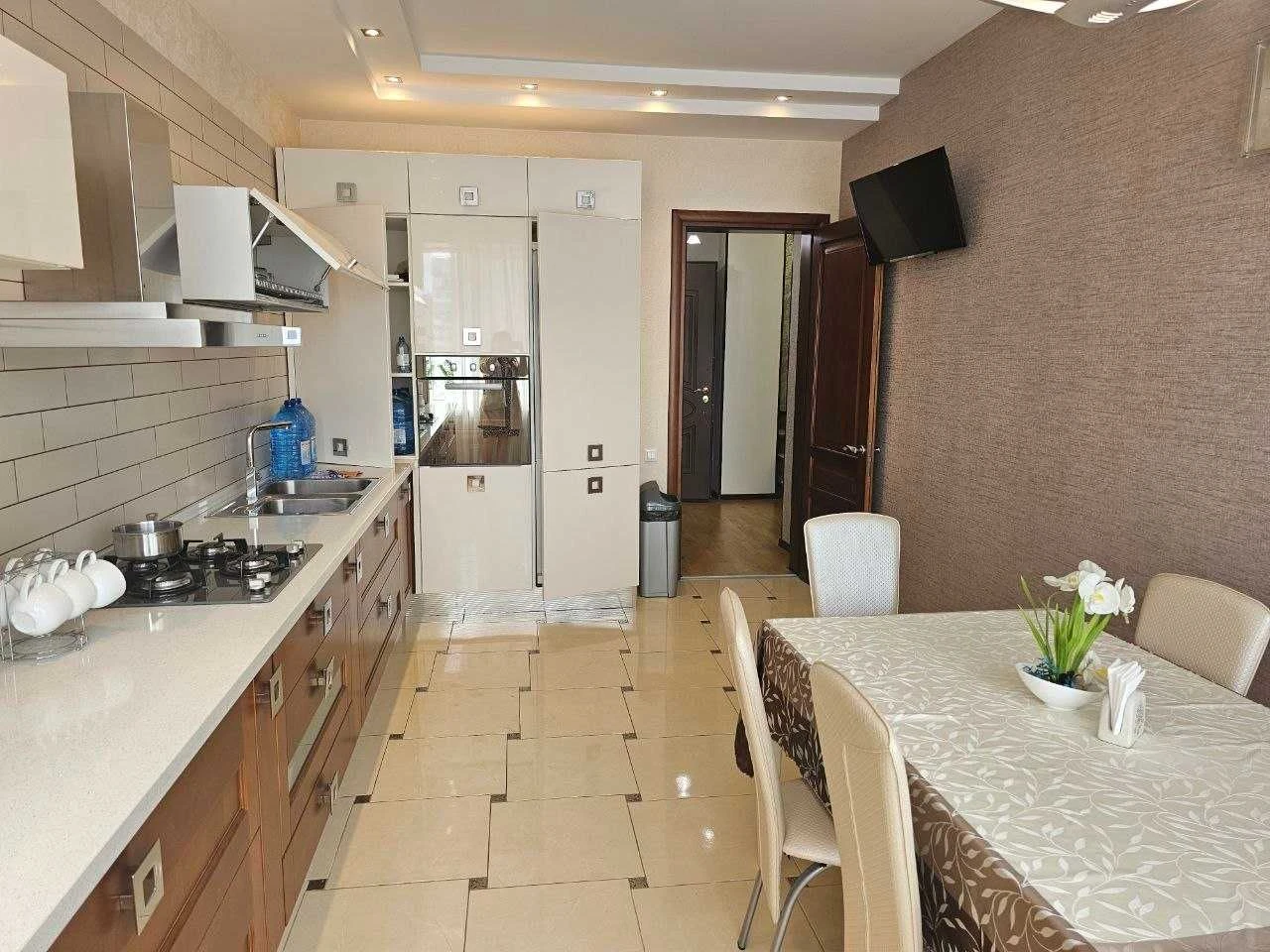 Cozy 4-room apartment in Arcadia. Sunny/Shady. Park
