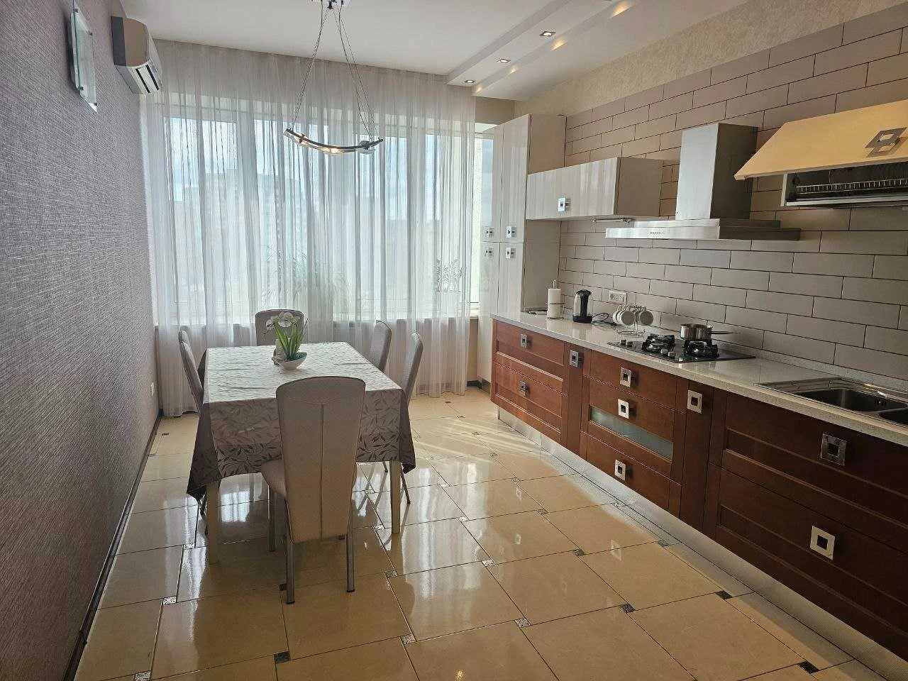 Cozy 4-room apartment in Arcadia. Sunny/Shady. Park