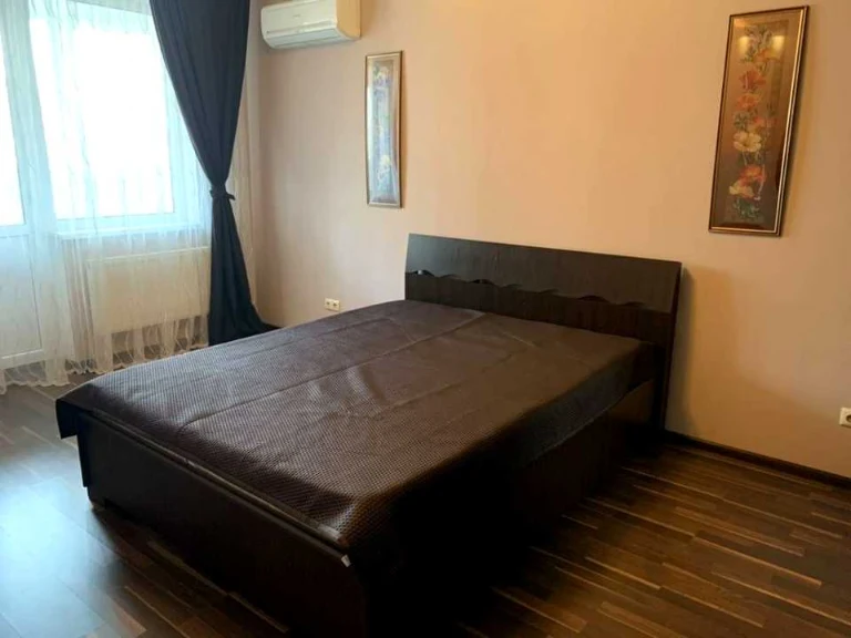 Квартира. Киев, улица Драгомылова