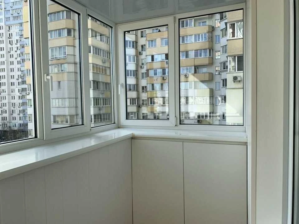 Квартира. Киев, улица Драгомылова