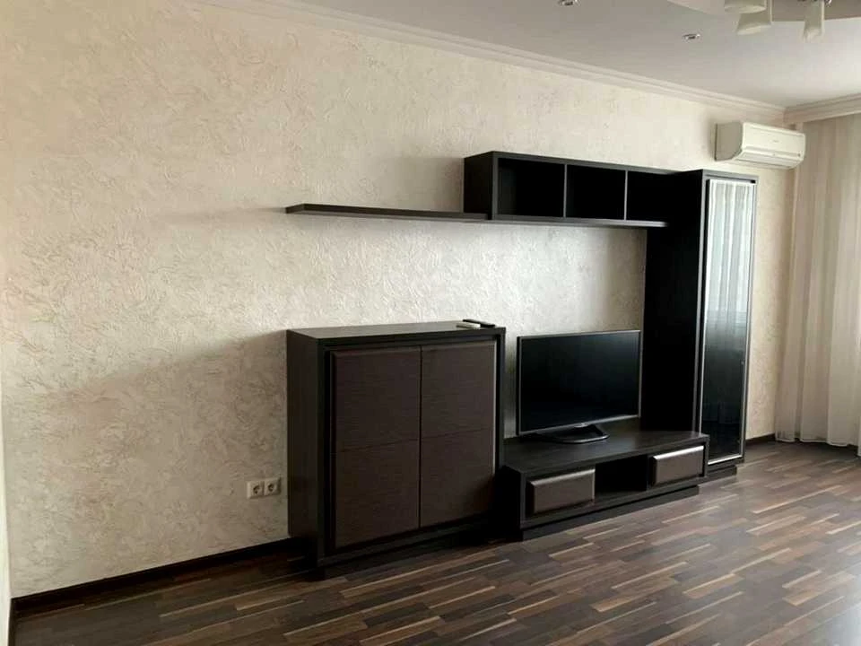 Квартира. Киев, улица Драгомылова
