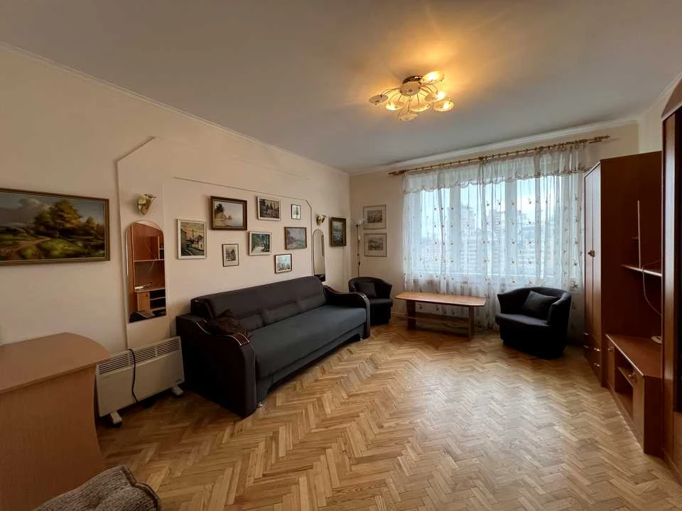 Квартира. Київ, Старонаводницька вул.
