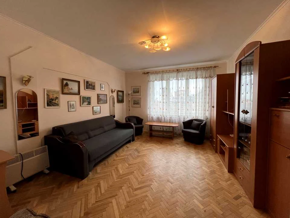 Квартира. Київ, Старонаводницька вул.