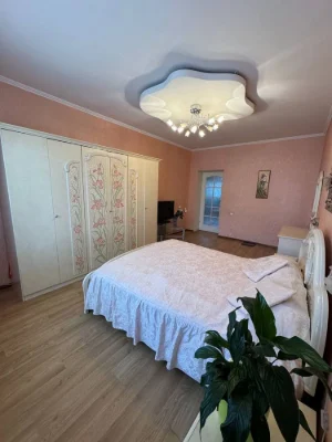 2-room apartment in Ukraine Shopping Mall, Leonid Zhabotinsky Street
