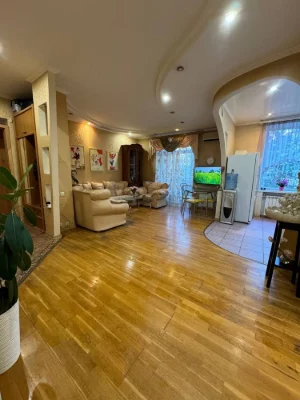 2-room apartment in Ukraine Shopping Mall, Leonid Zhabotinsky Street