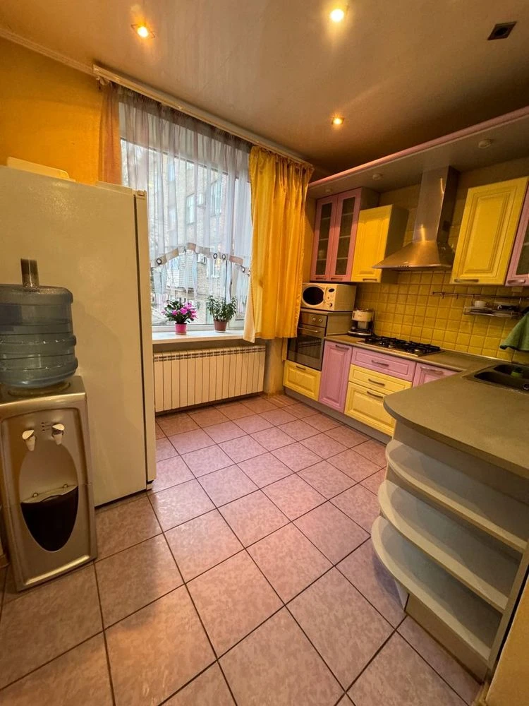 2-room apartment in Ukraine Shopping Mall, Leonid Zhabotinsky Street