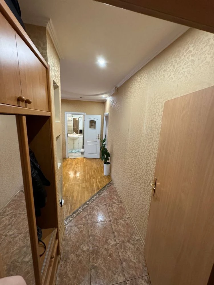 2-room apartment in Ukraine Shopping Mall, Leonid Zhabotinsky Street
