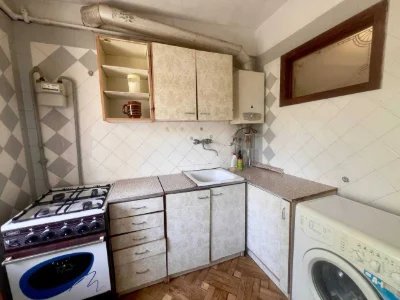 Продається 2-кімнатна квартира на 5 станції метро "Фонтан" біля парку Перемоги