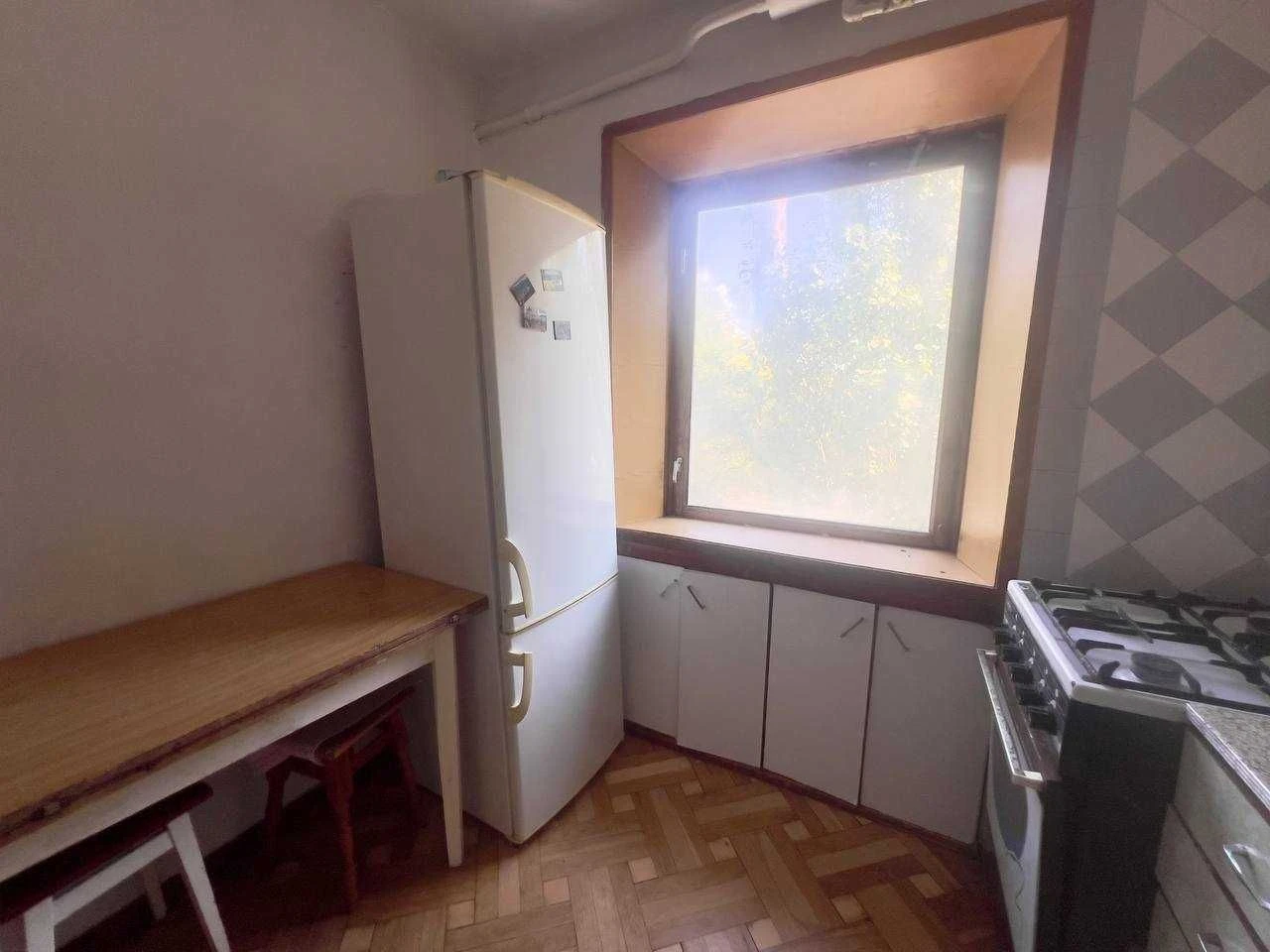 Продається 2-кімнатна квартира на 5 станції метро "Фонтан" біля парку Перемоги
