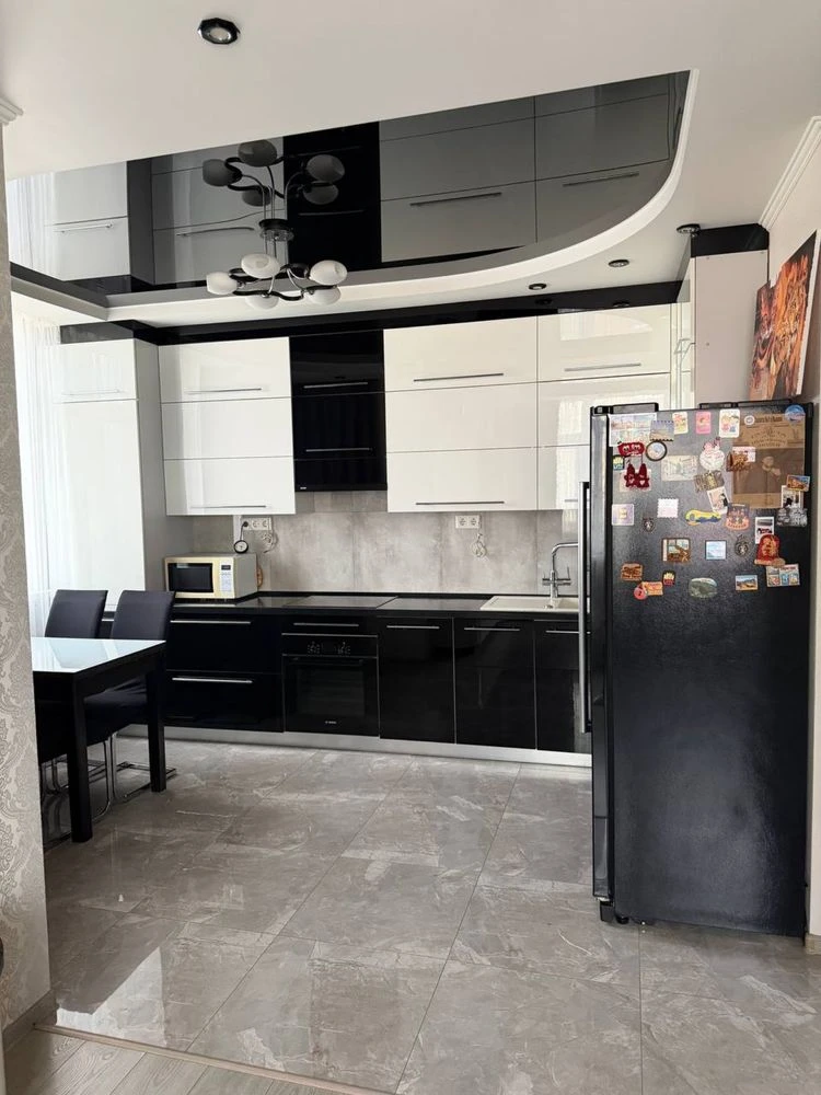 NO COMMISSION!! Sale of a three-bedroom apartment in ЖК Yaskravy (K