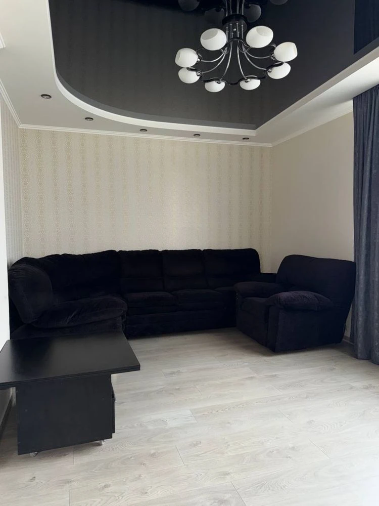 NO COMMISSION!! Sale of a three-bedroom apartment in ЖК Yaskravy (K