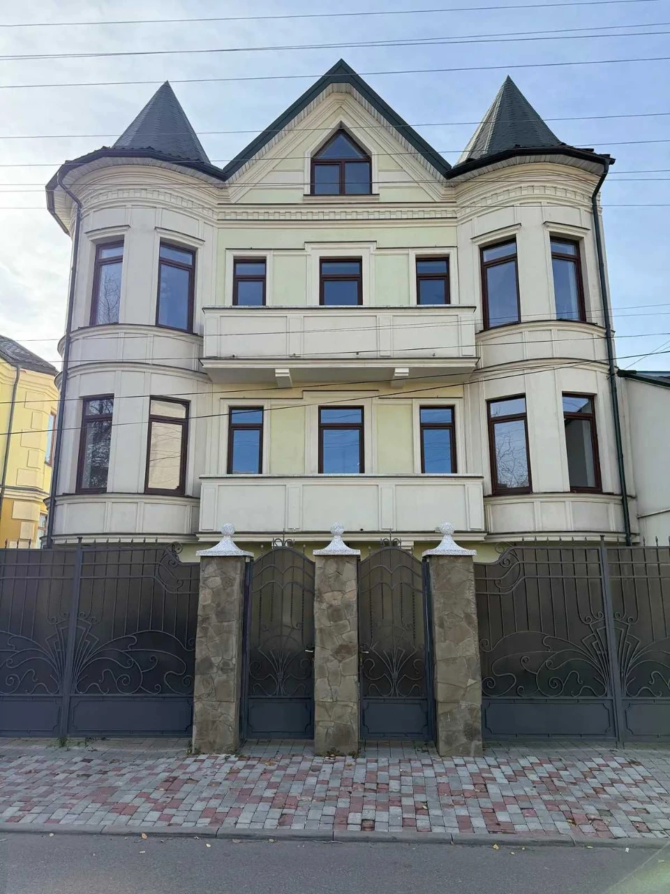 3 кім. кв. з Ремонтом в клубному будинку біля парку Шевченка