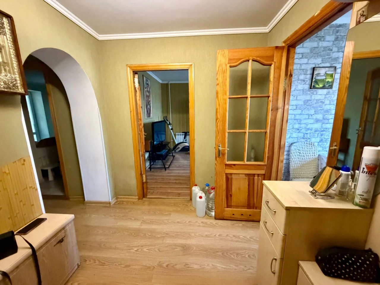 Spacious 3-bedroom apartment for sale, 60 m²