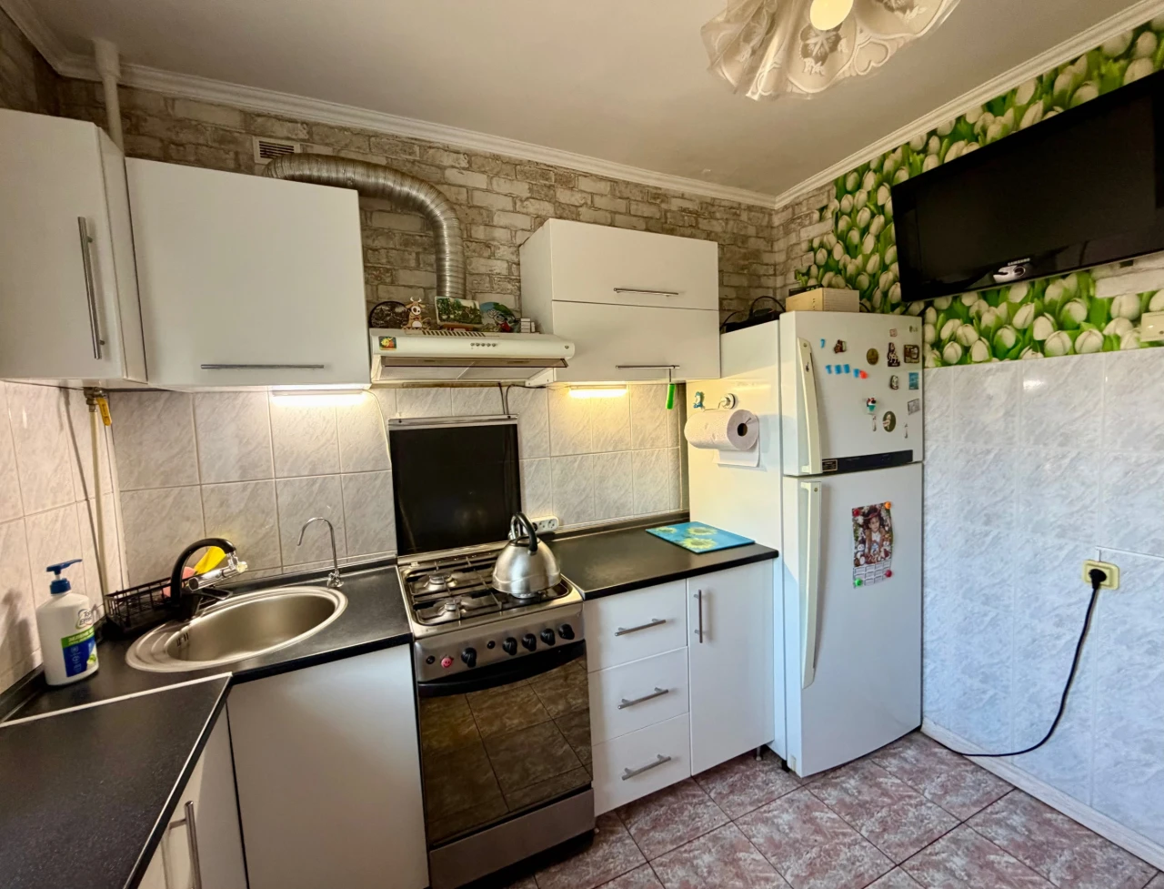 Spacious 3-bedroom apartment for sale, 60 m²