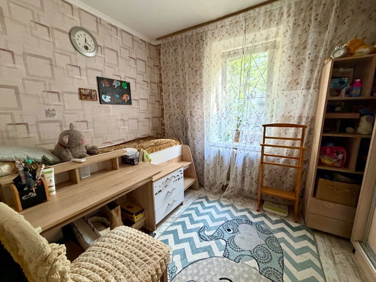 Spacious 3-bedroom apartment for sale, 60 m²