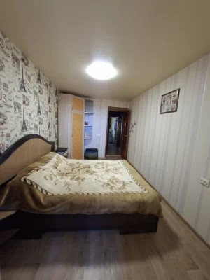 For sale 3-room apartment on Poltavskaya.