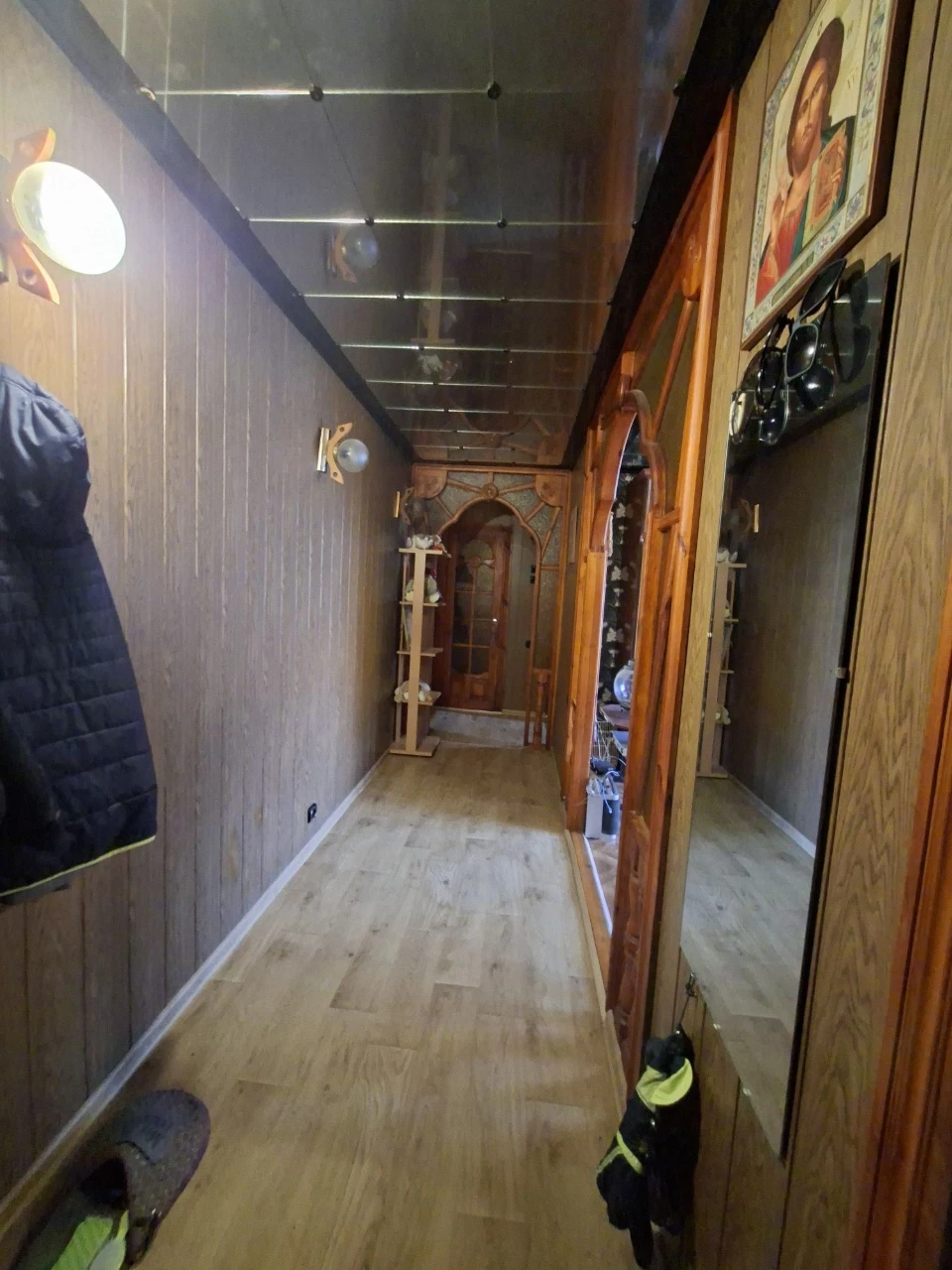 For sale 3-room apartment on Poltavskaya.