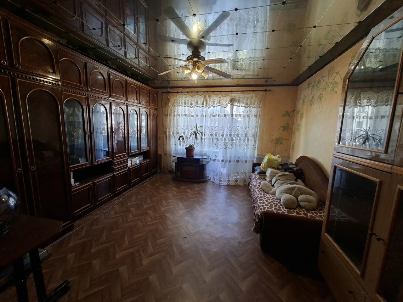For sale 3-room apartment on Poltavskaya.