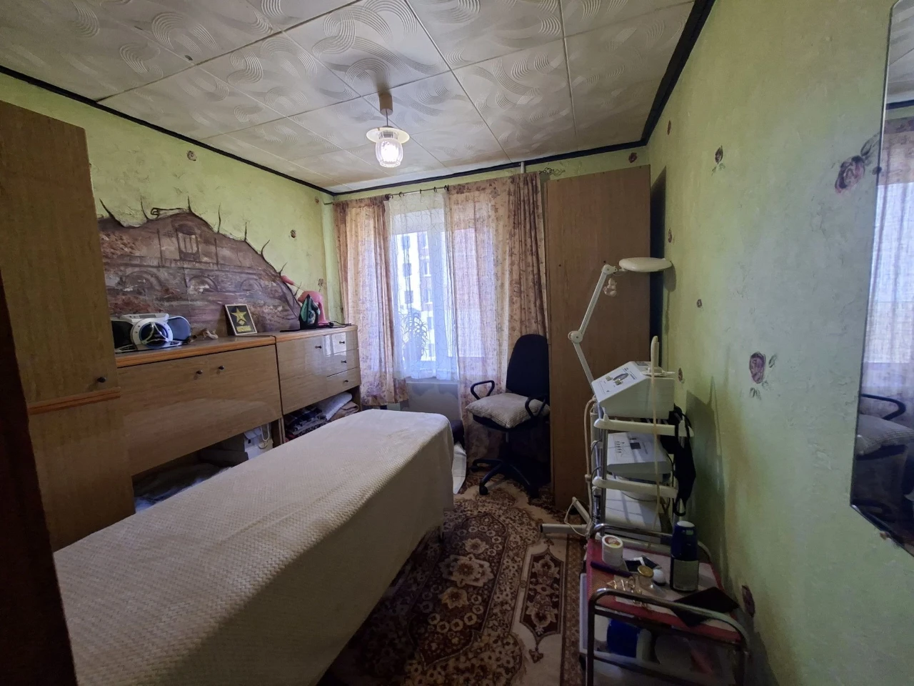 For sale 3-room apartment on Poltavskaya.