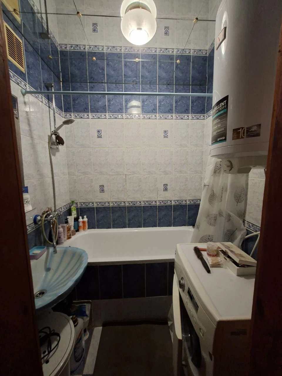 For sale 3-room apartment on Poltavskaya.