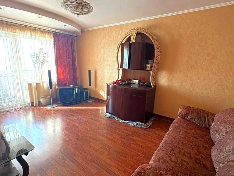 Квартира. Київ, Миколи Лаврухіна вул.
