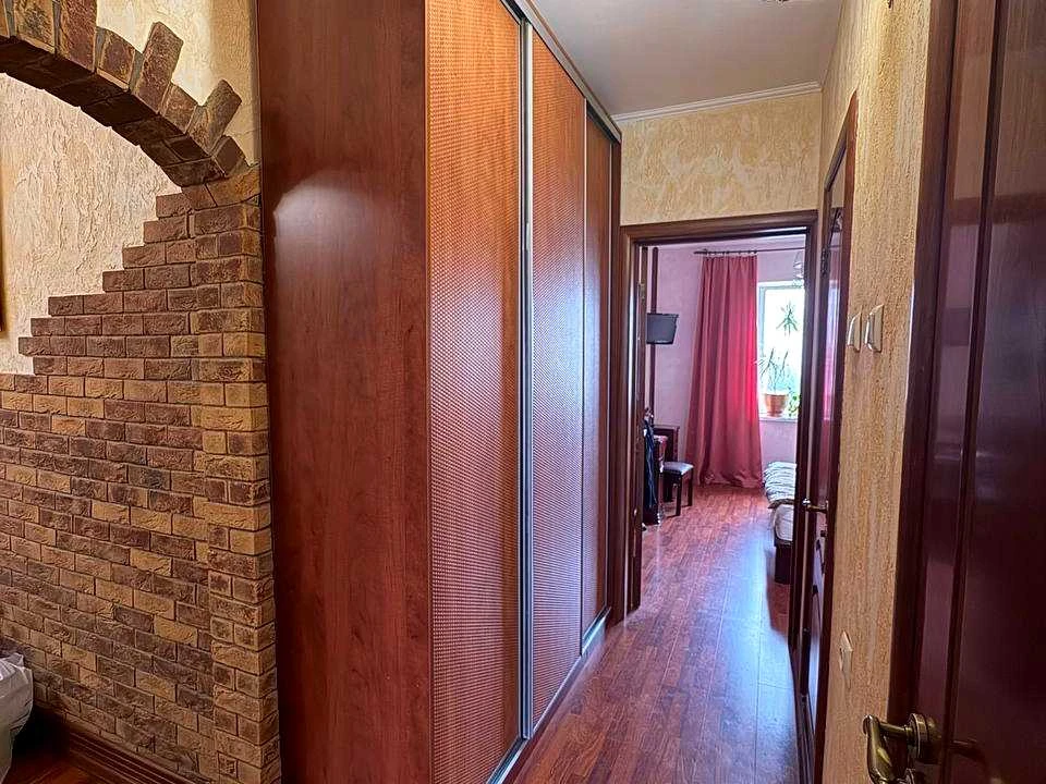 Квартира. Київ, Миколи Лаврухіна вул.