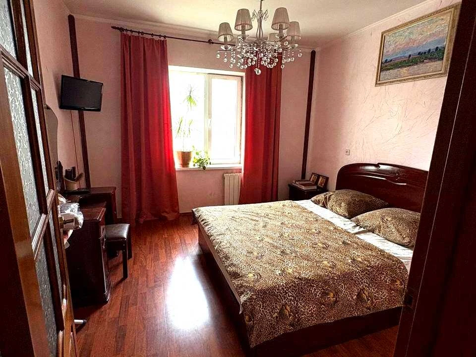 Квартира. Київ, Миколи Лаврухіна вул.