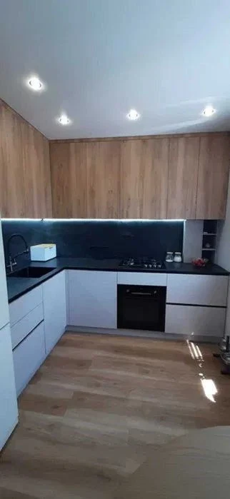 В продажу  3к квартира з ремонтом
