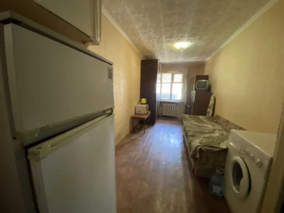 Room for sale in a communal apartment in the city center, Se