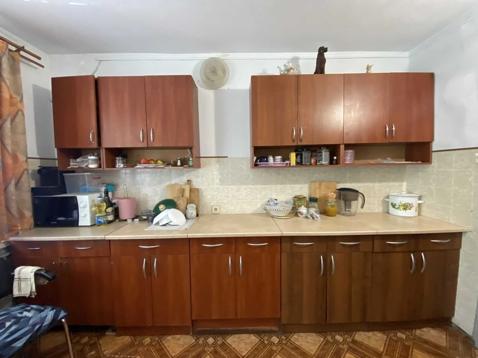 Room for sale in a communal apartment in the city center, Se