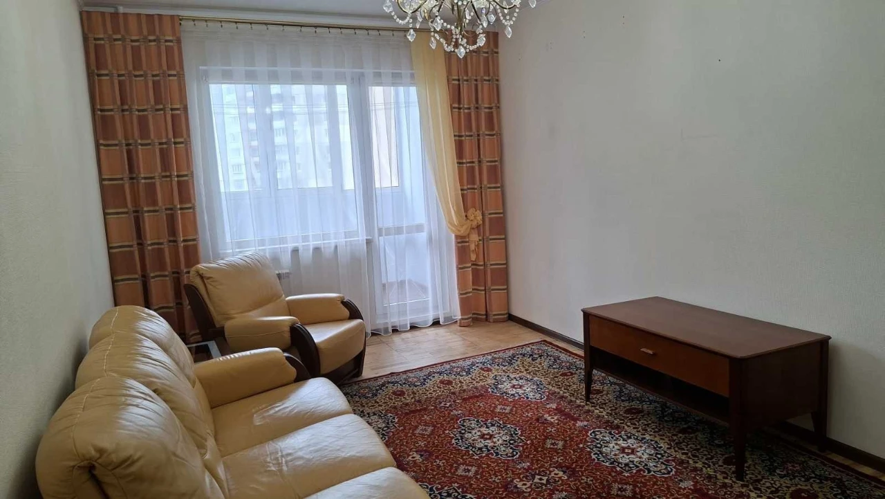 Продаж 3-кімнатної квартири 71.3 м², Володимира Маяковського