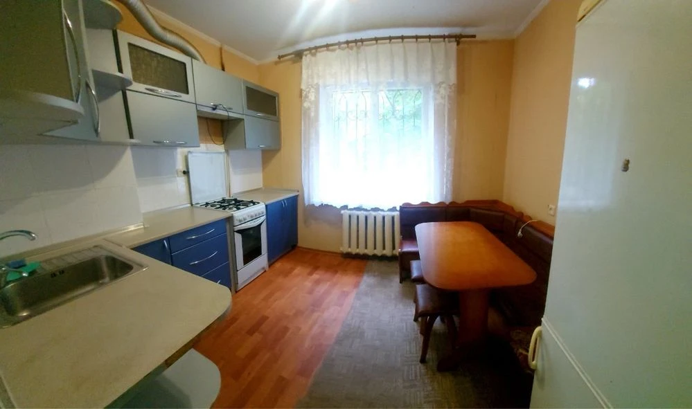 Продажа 1 комнатной квартиры с газом на Ак. Королева