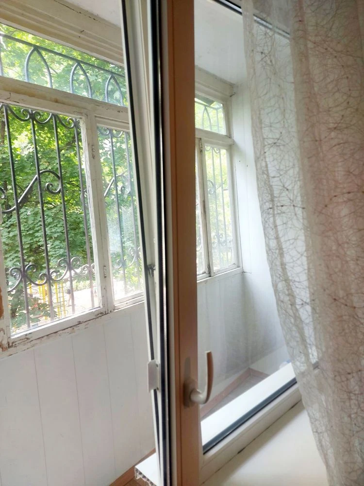 Продажа 1 комнатной квартиры с газом на Ак. Королева