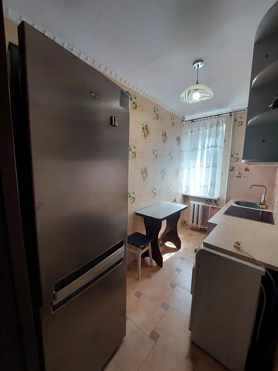 Selling One-Bedroom Apartment