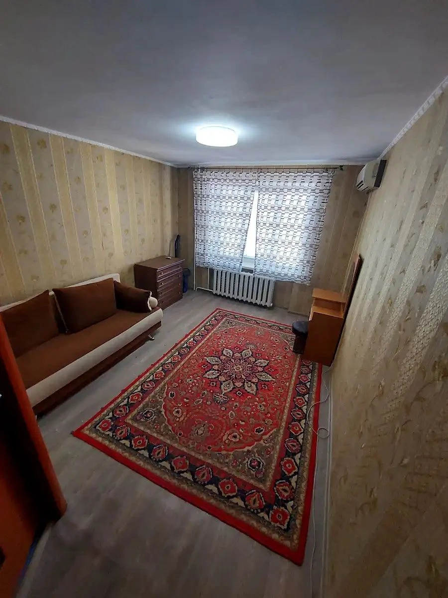 Selling One-Bedroom Apartment