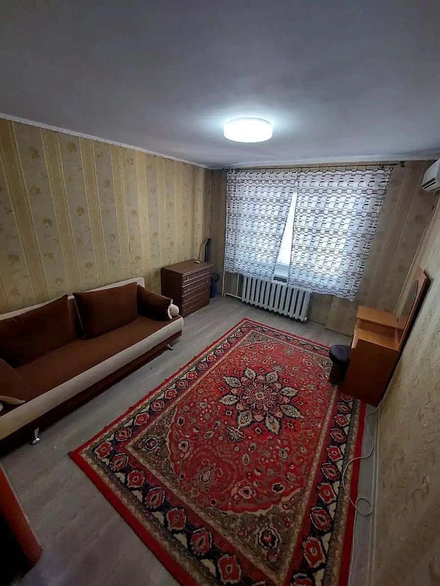 Selling One-Bedroom Apartment