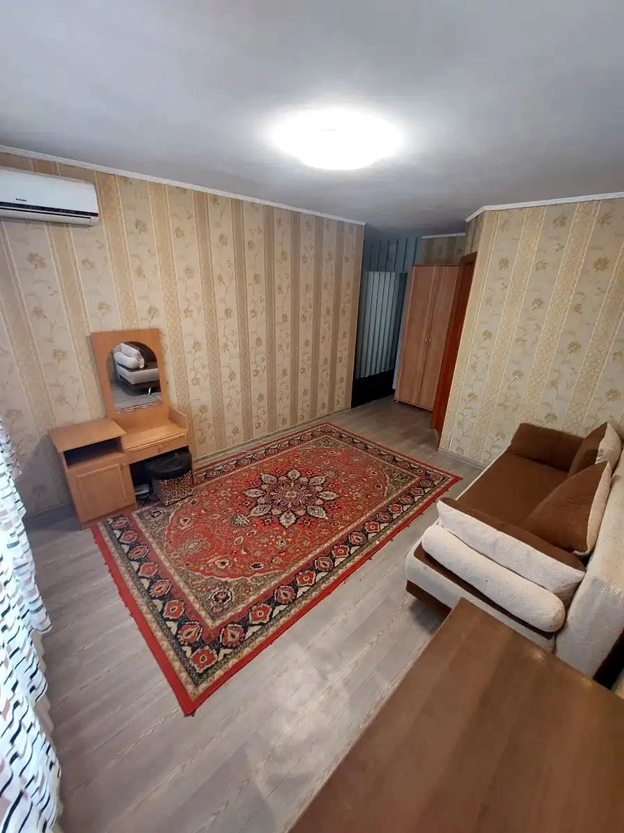 Selling One-Bedroom Apartment