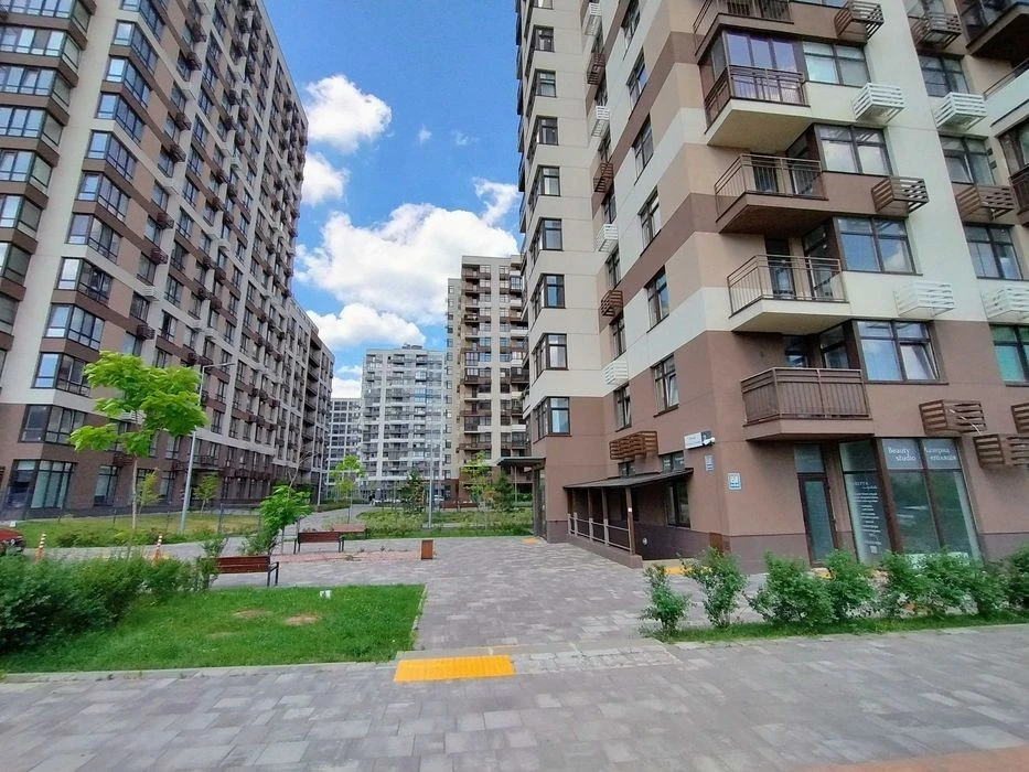Residential complex Varshavsky/ Varshavsky 2! Oleksandra Olesya, Grekova 2. 2