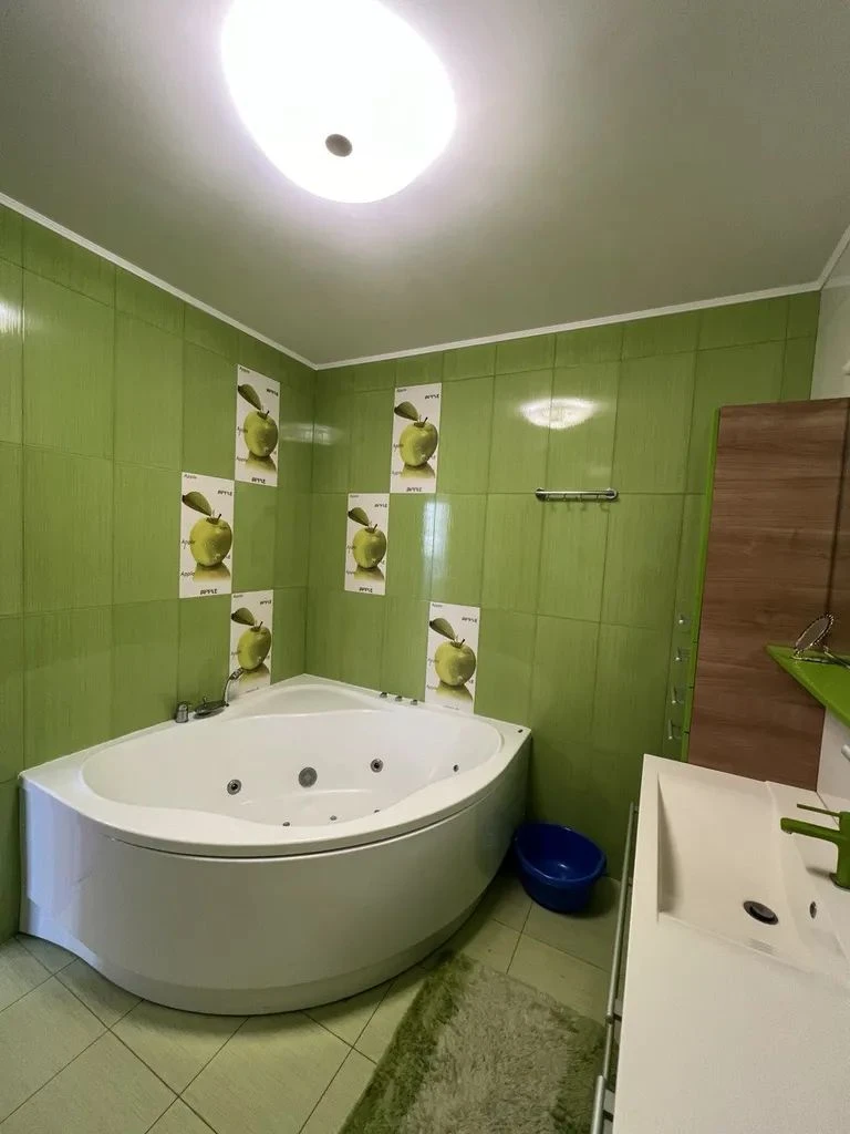 For Sale: 4-Bedroom Apartment, Gagarin