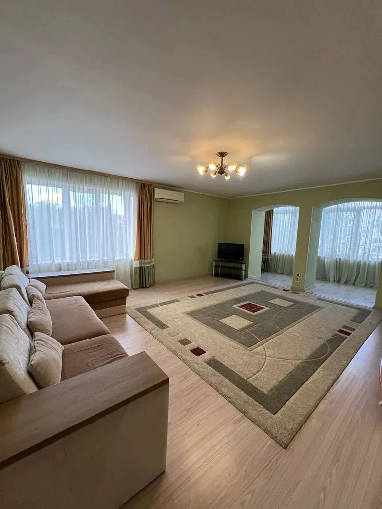 For Sale: 4-Bedroom Apartment, Gagarin