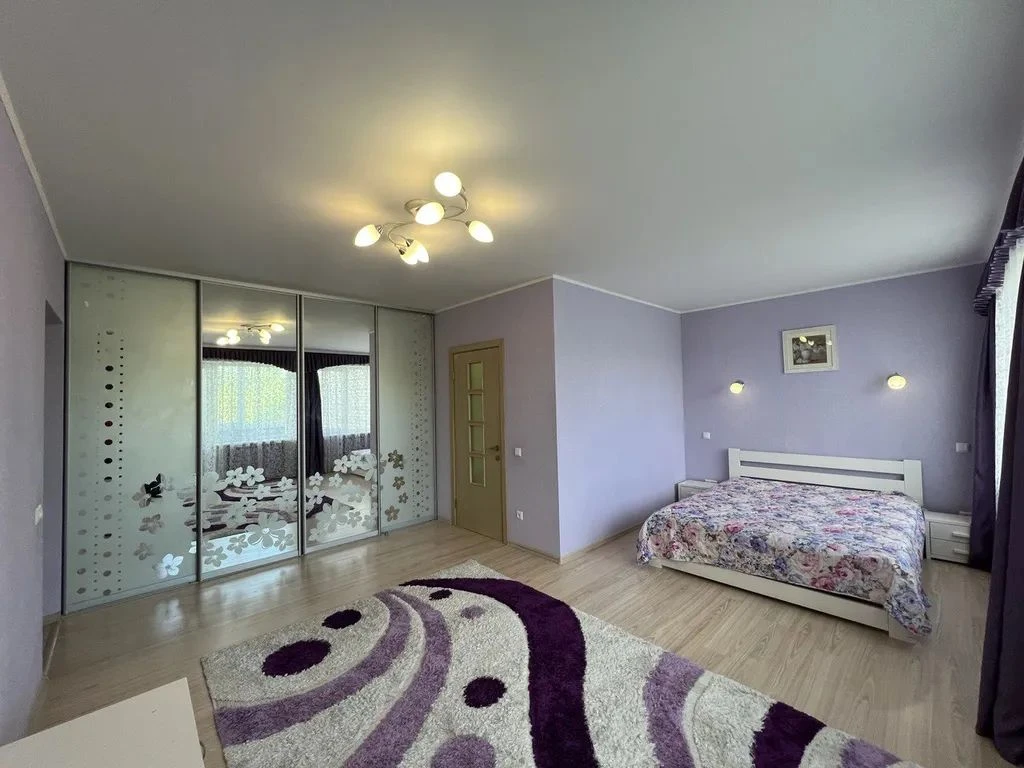 For Sale: 4-Bedroom Apartment, Gagarin