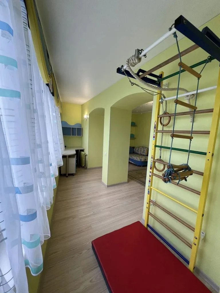 For Sale: 4-Bedroom Apartment, Gagarin