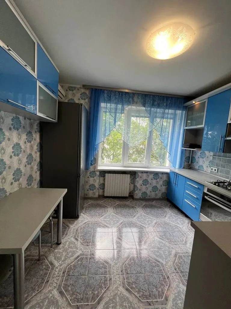 For Sale: 4-Bedroom Apartment, Gagarin