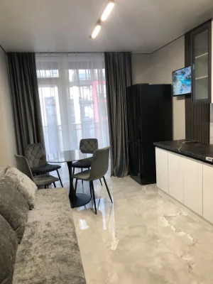Selling apartment with new renovation and Bosch appliances in a building