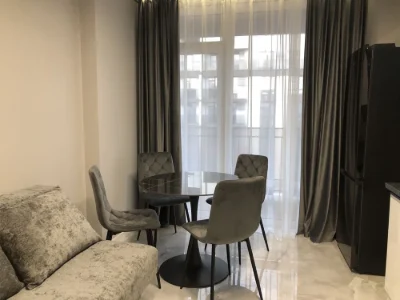Selling apartment with new renovation and Bosch appliances in a building